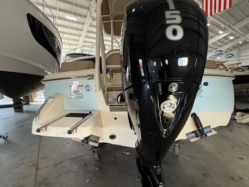 Slide: The Image of Scout 195 Sportfish 2025 - 15