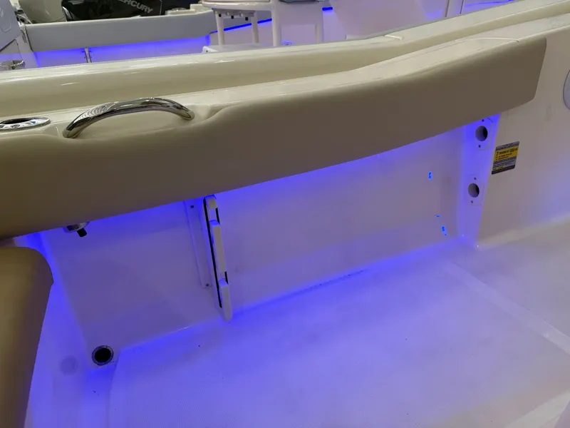 Slide: The Image of Scout 195 Sportfish 2025 - 28