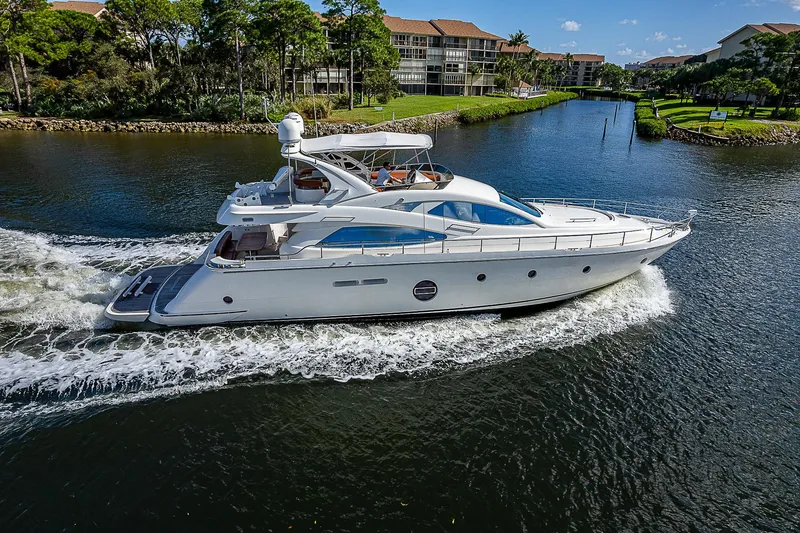 Slide: The Image of 2009 Aicon - Exterior profile on the water - 15