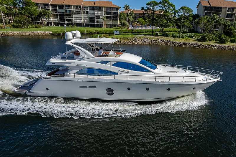 Slide: The Image of 2009 Aicon - Exterior profile on the water - 16