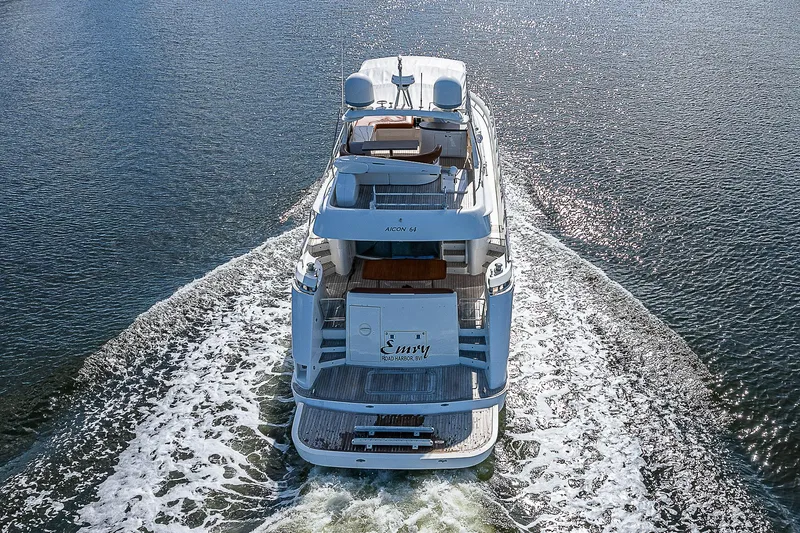 Slide: The Image of 2009 Aicon - Exterior profile on the water - 18