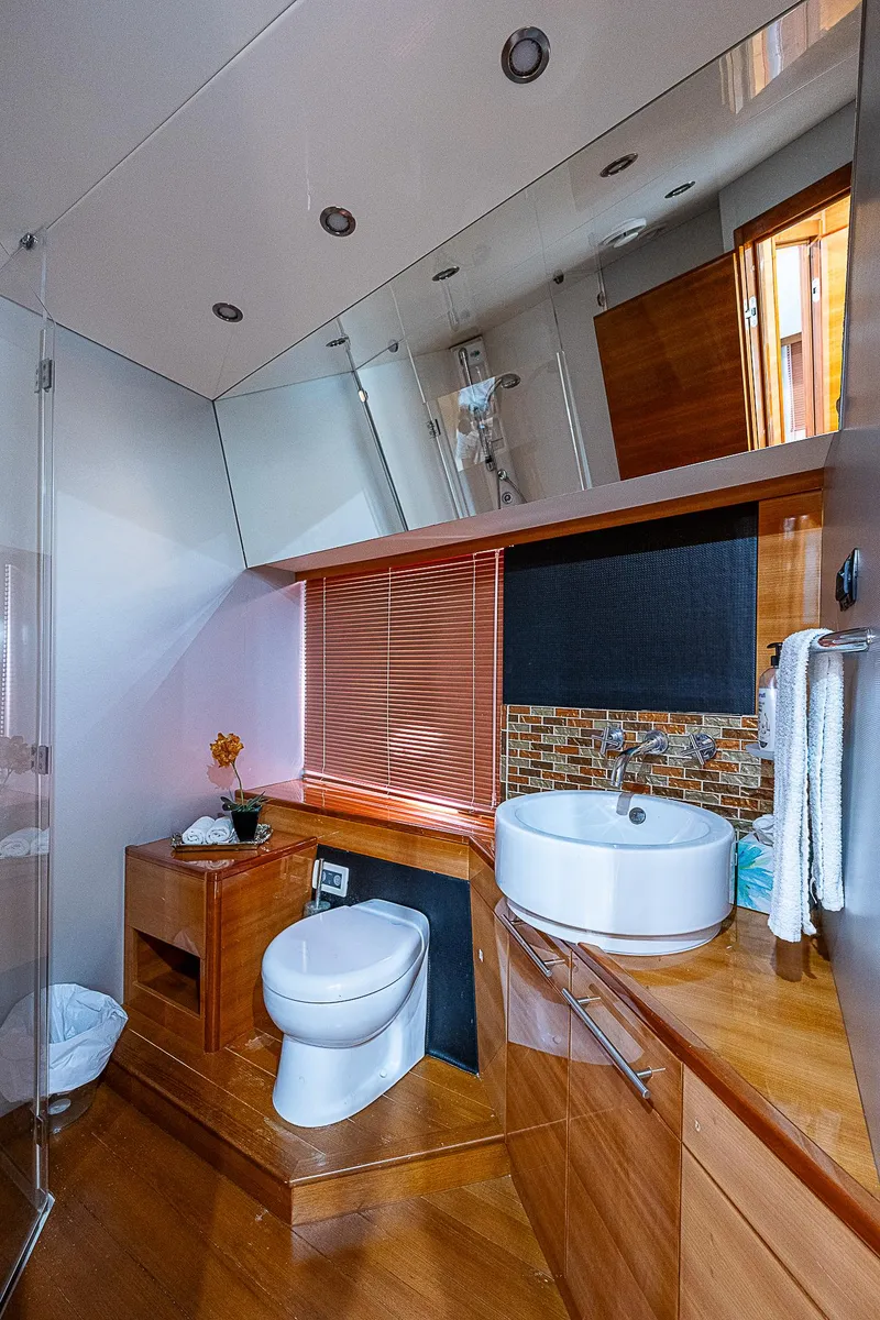 Slide: The Image of 2009 Aicon - interior/head - 51