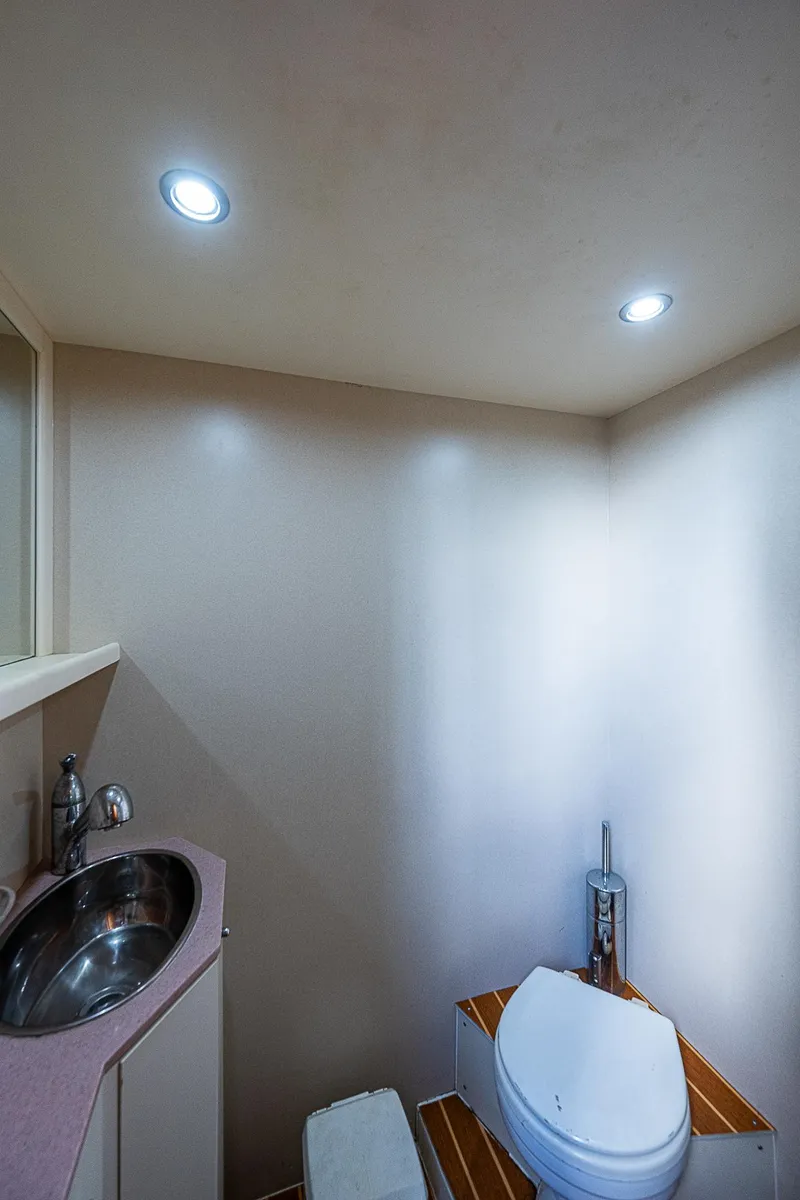 Slide: The Image of 2009 Aicon - head - 87