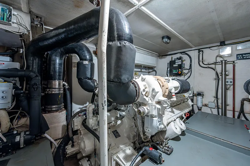 Slide: The Image of 2009 Aicon - engine room - 92