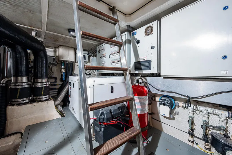 Slide: The Image of 2009 Aicon - engine room - 95