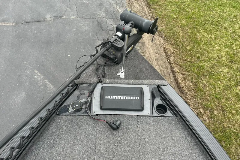 Slide: The Image of 2019 Lund 1875 Pro-V Bass XS boat with Humminbird fish finder and trolling motor. - 9