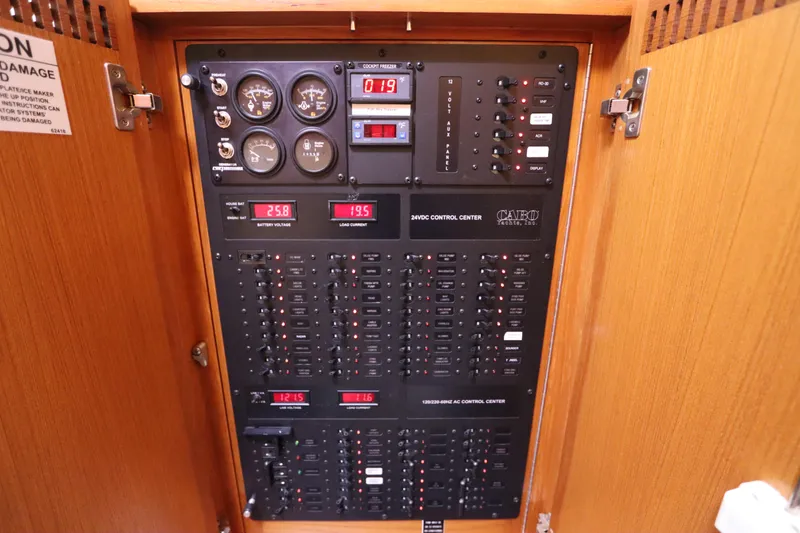 Slide: The Image of Cabo 40 Hardtop Express 2007 - 53