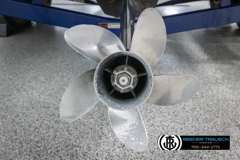 Slide: The Image of Propeller of 2005 Crownline 216 LS boat on display in showroom. - 44