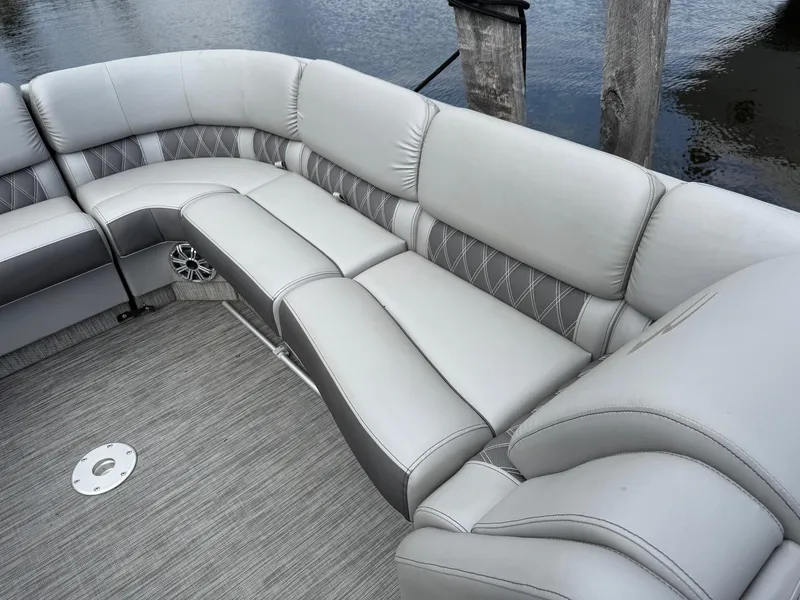 Slide: The Image of Luxurious seating on 2020 Bennington R 25 RFBWA Fastback pontoon boat. - 20
