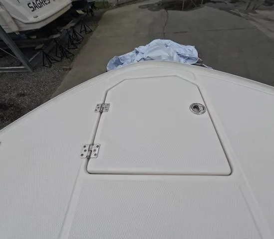 Slide: The Image of Robalo 257 Dual Console New Model In Stock 2025 - 51