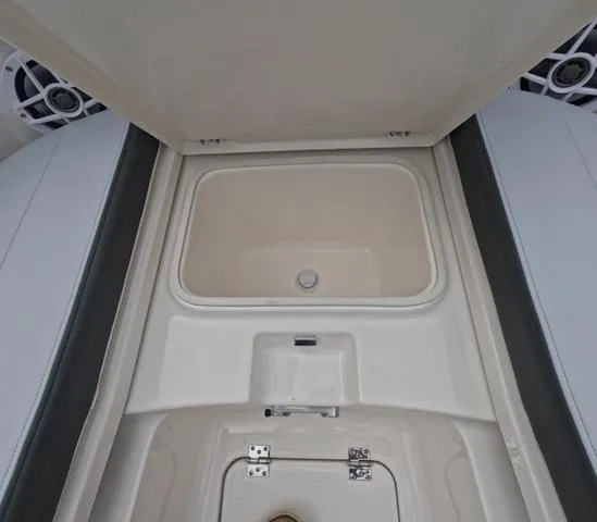 Slide: The Image of Robalo 257 Dual Console New Model In Stock 2025 - 56