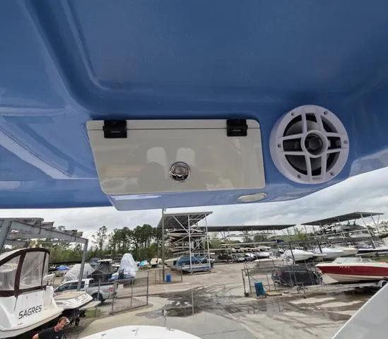 Slide: The Image of Robalo 257 Dual Console New Model In Stock 2025 - 65