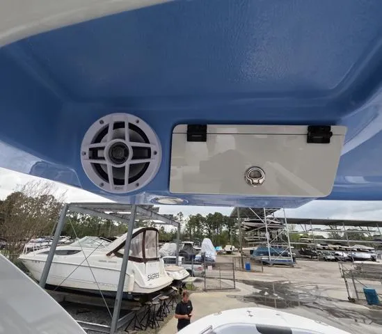 Slide: The Image of Robalo 257 Dual Console New Model In Stock 2025 - 66