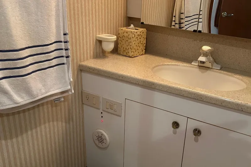 Slide: The Image of 2003 Ocean 40 Super Sport - 21