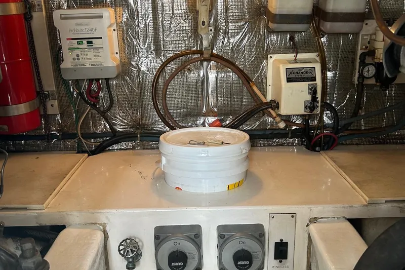 Slide: The Image of 2003 Ocean 40 Super Sport - 42