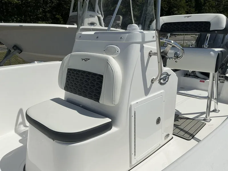 Slide: The Image of Tidewater 180 CC Adventure 2025 - 7