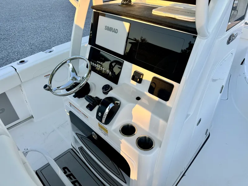 Slide: The Image of Sea Pro 242 2025 - 12