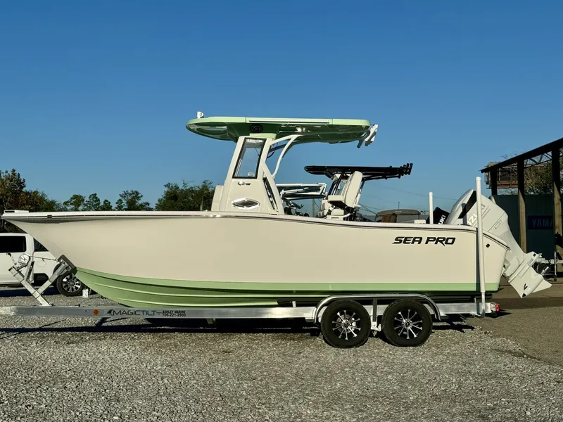 Slide: The Image of Sea Pro 242 2025 - 4