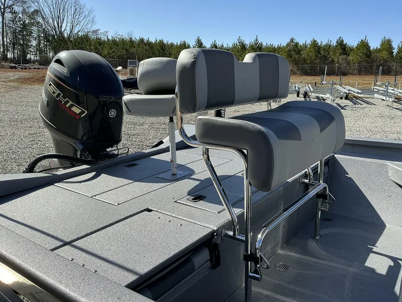 Slide: The Image of 2025 Xpress Hyper-Lift Series H20B boat with new console and Yamaha engine. - 12