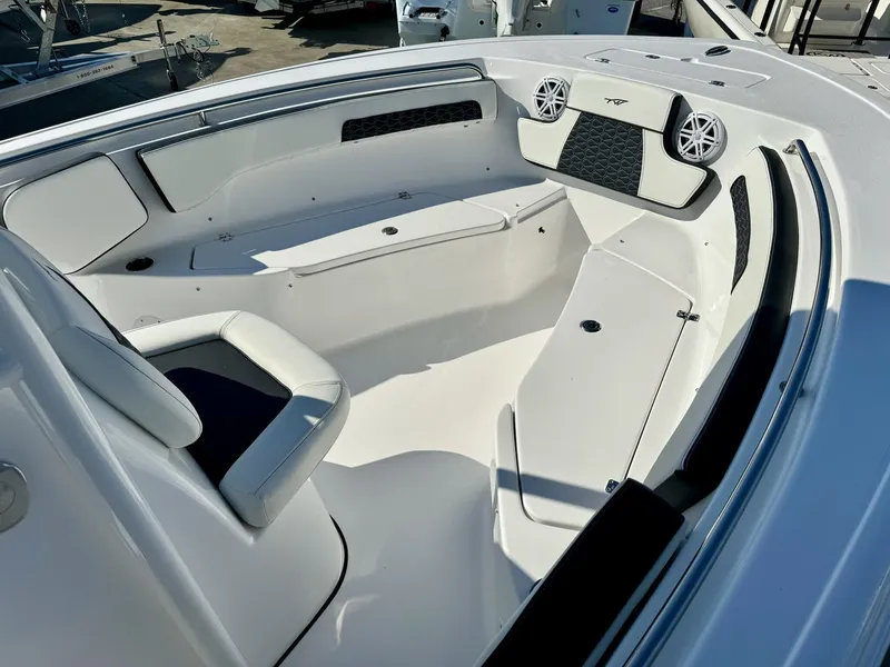 Slide: The Image of Tidewater 220 LXF 2025 - 9