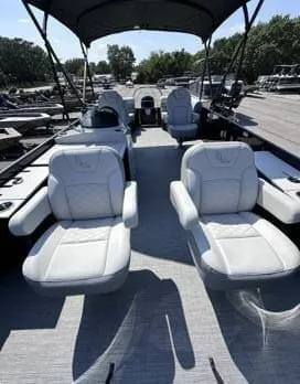 Slide: The Image of Lowe SF 212 WT Sport Fish 2025 - 11