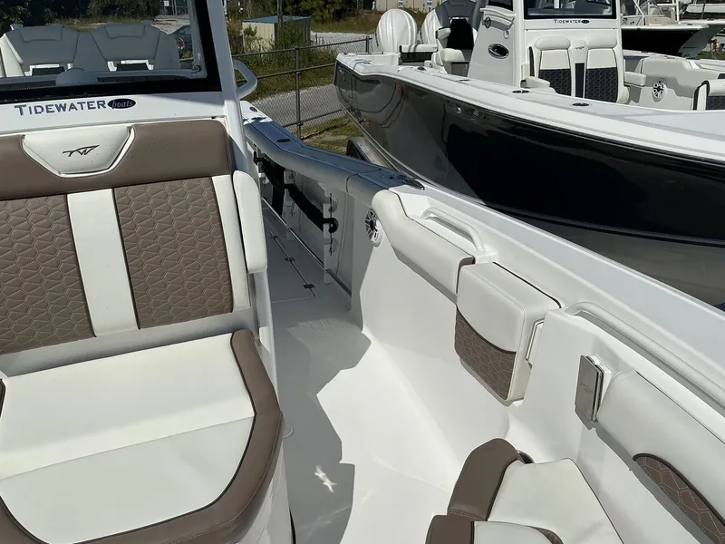 Slide: The Image of Tidewater 272 CC Adventure 2025 - 11
