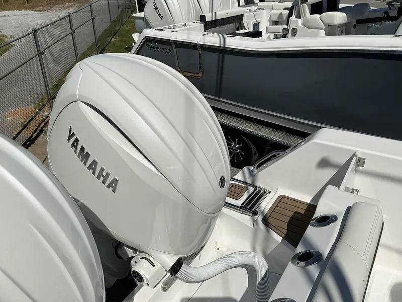 Slide: The Image of Tidewater 272 CC Adventure 2025 - 15