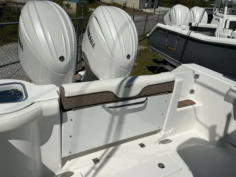 Slide: The Image of Tidewater 272 CC Adventure 2025 - 22