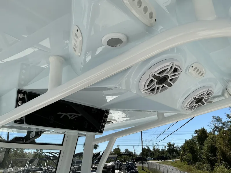 Slide: The Image of Tidewater 272 CC Adventure 2025 - 27