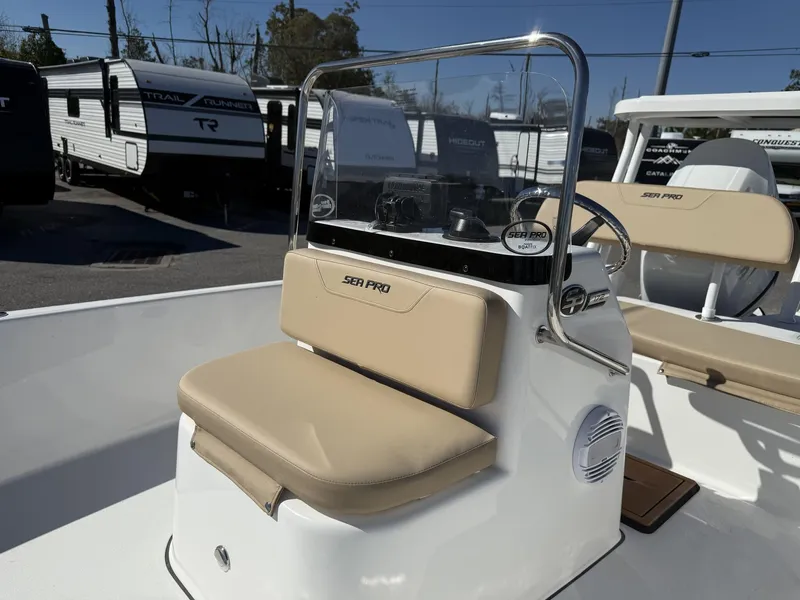 Slide: The Image of Sea Pro 172 Bay 2025 - 7