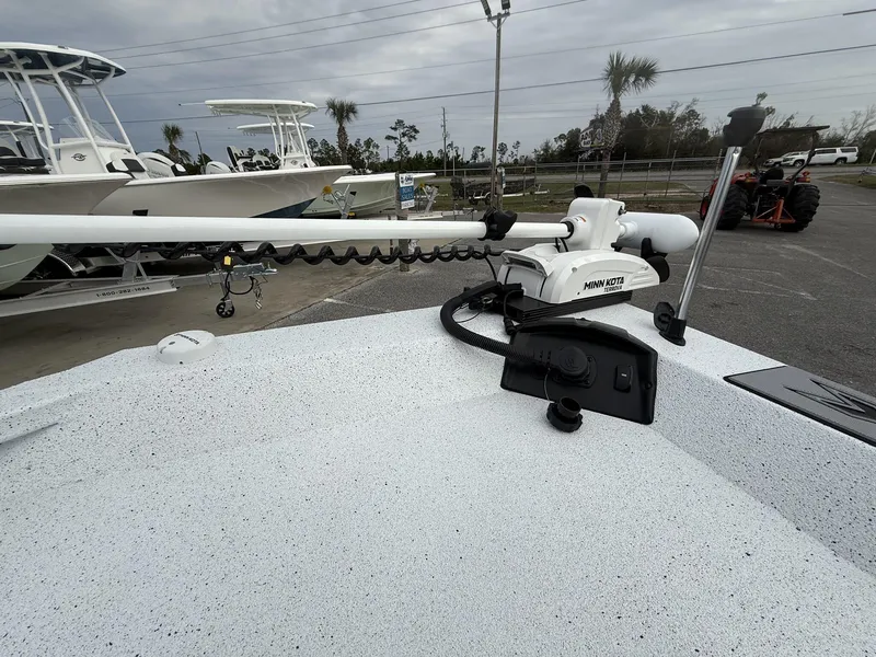 Slide: The Image of 2025 Xpress Hyper-Lift Series H22B boat with Minn Kota trolling motor. - 4