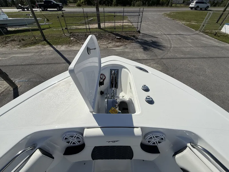 Slide: The Image of Tidewater 232 LXF 2025 - 10