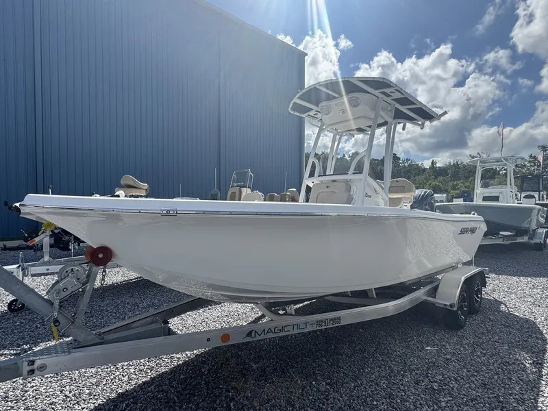 Slide: The Image of Sea Pro 202 Center Console 2024 - 1