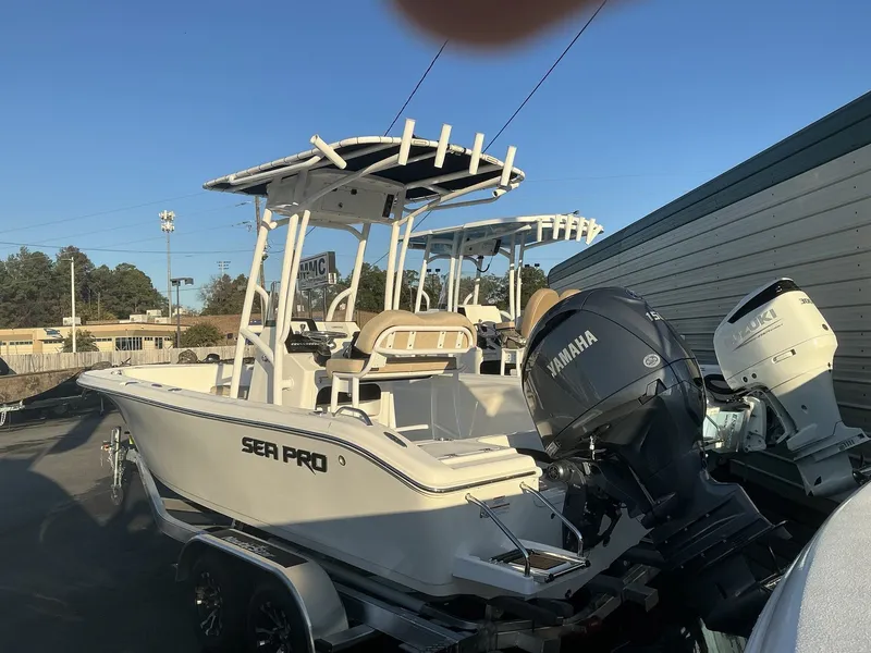 Slide: The Image of Sea Pro 202 Center Console 2024 - 4