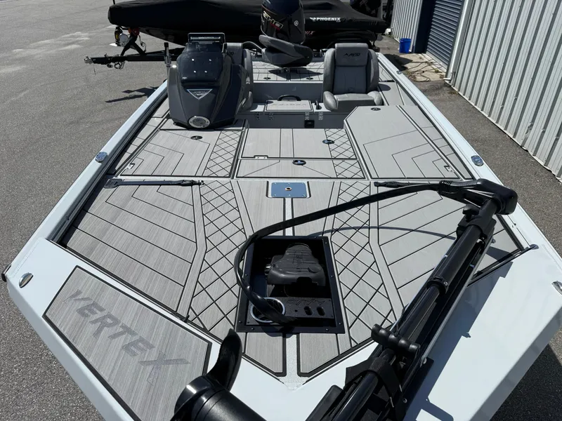 Slide: The Image of Avid 18 Vertex 2025 - 5