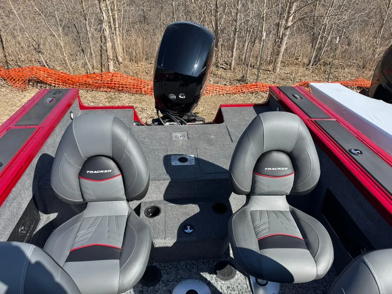 Slide: The Image of Tracker Targa V-18 WT 2025 - 12