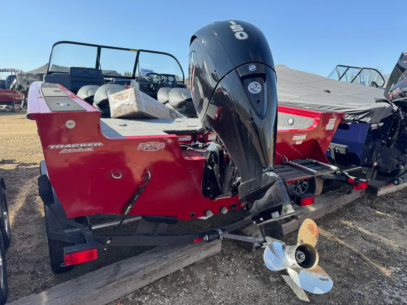 Slide: The Image of Tracker Targa V-18 WT 2025 - 3