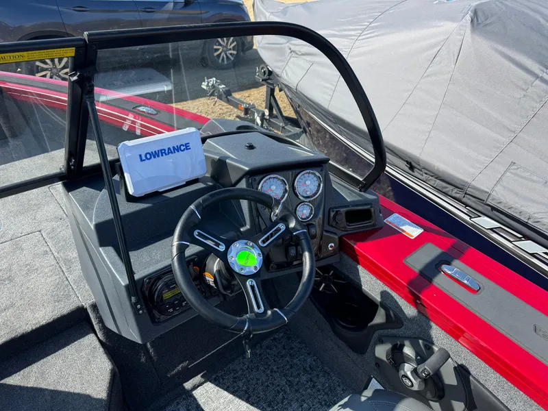 Slide: The Image of Tracker Targa V-18 WT 2025 - 9