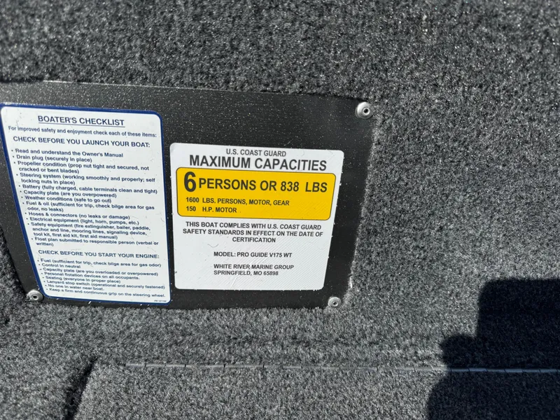 Slide: The Image of 2025 Tracker Pro Guide V-175 WT capacity label, max 6 persons or 838 lbs. - 15