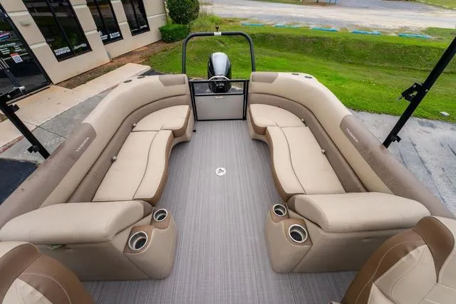 Slide: The Image of Veranda VR22RC Luxury Tri-Toon 2023 - 14