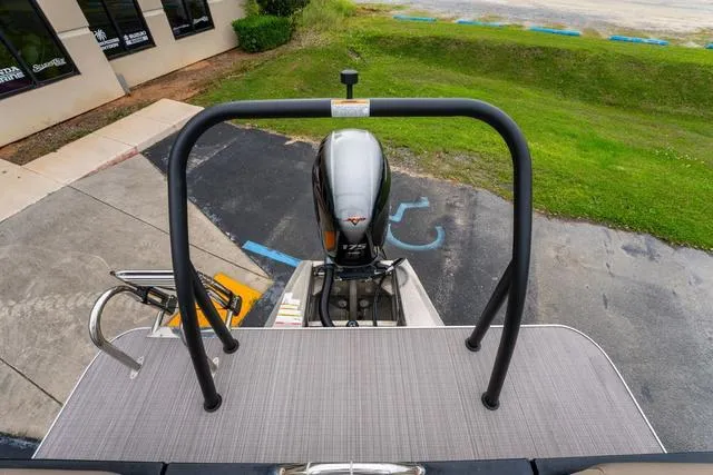 Slide: The Image of Veranda VR22RC Luxury Tri-Toon 2023 - 15