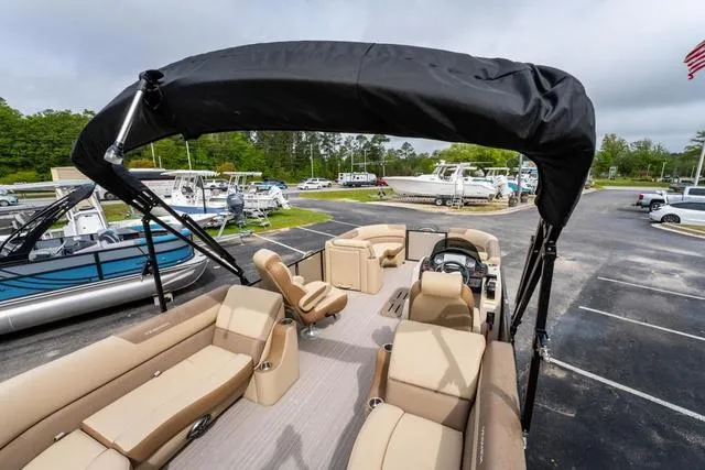 Slide: The Image of Veranda VR22RC Luxury Tri-Toon 2023 - 17