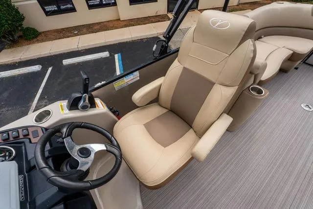 Slide: The Image of Veranda VR22RC Luxury Tri-Toon 2023 - 20