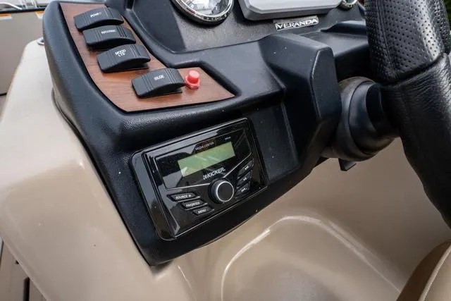 Slide: The Image of Veranda VR22RC Luxury Tri-Toon 2023 - 21