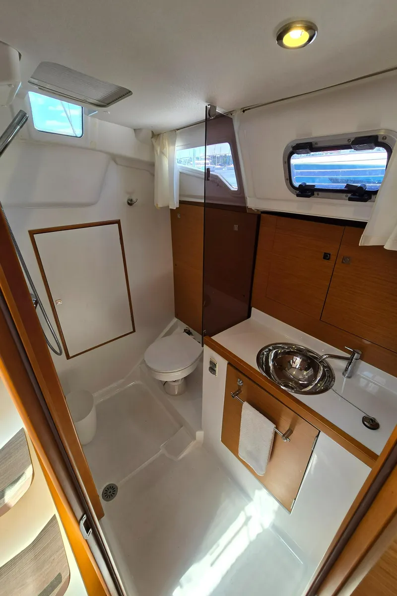 Slide: The Image of Jeanneau Sun Odyssey 389 2017 - 50