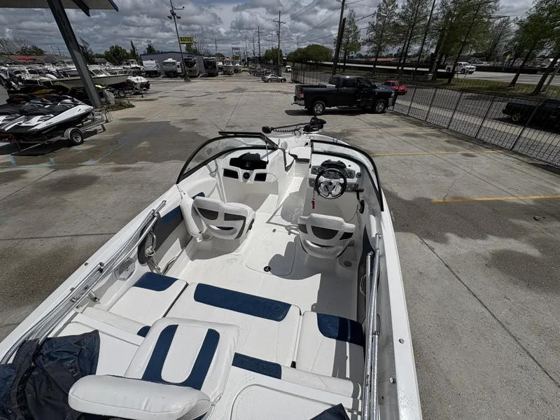 Slide: The Image of Tahoe TS 200 2022 - 12