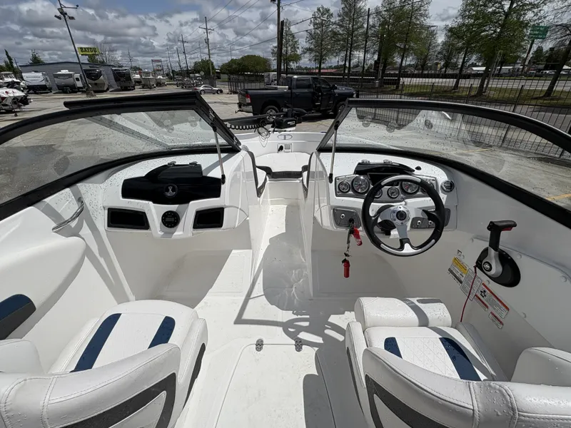 Slide: The Image of Tahoe TS 200 2022 - 13