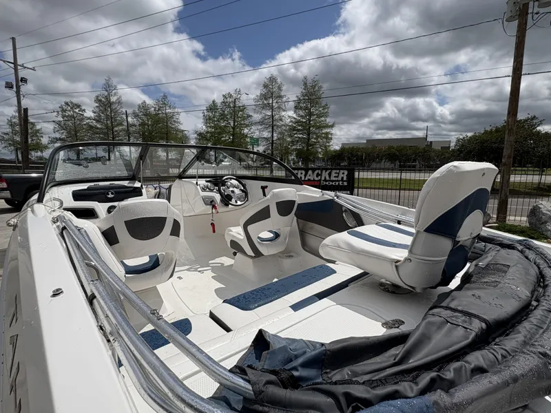 Slide: The Image of Tahoe TS 200 2022 - 6