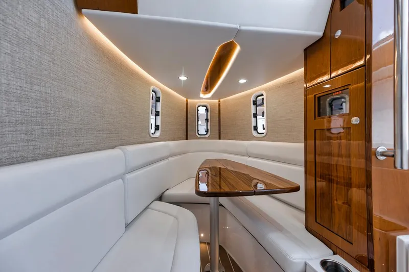 Slide: The Image of HCB 42 Lujo 2022 - 50