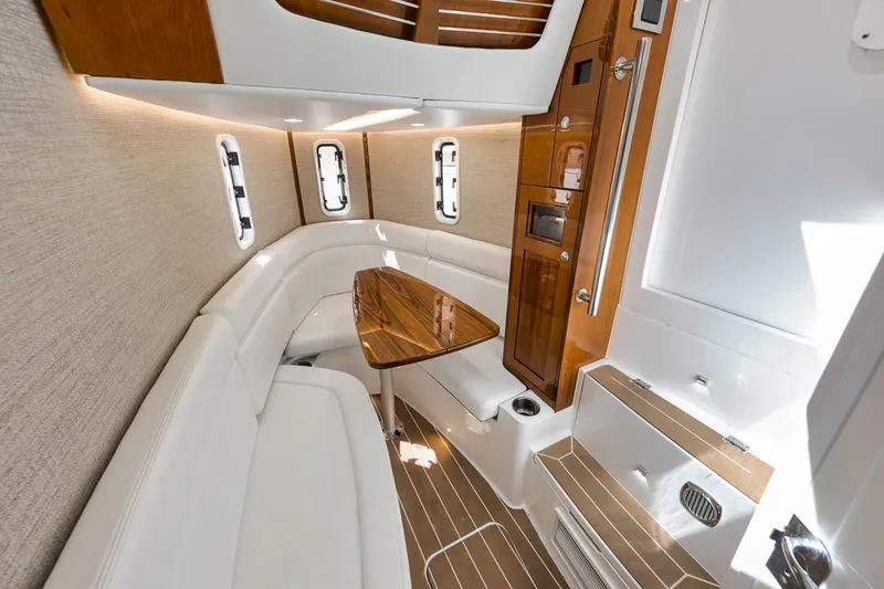 Slide: The Image of HCB 42 Lujo 2022 - 51